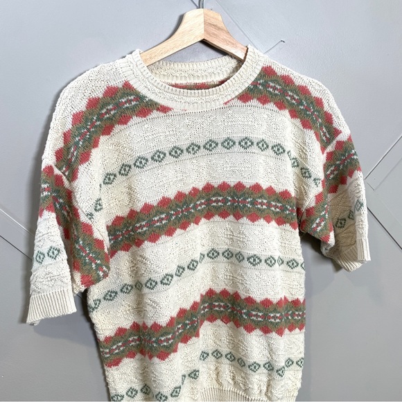 Vintage Women’s Knit Striped Sweater Size Medium - Picture 2 of 7